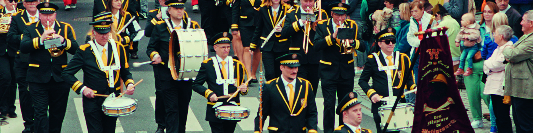En Fanfare